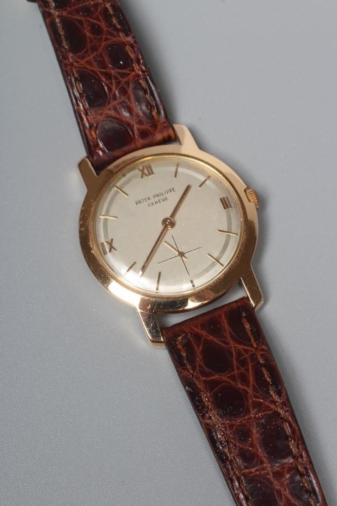A GENTLEMAN'S 18CT ROSE GOLD PATEK PHILIPPE CALATRAVA WRISTWATCH Image