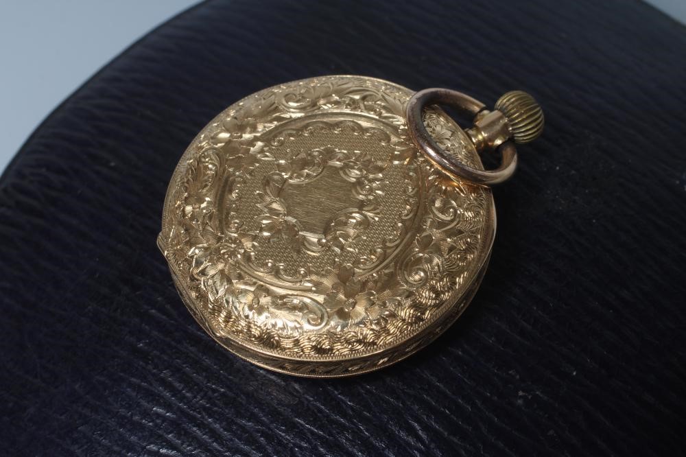 A VICTORIAN LADY'S TOP WIND FOB WATCH Image
