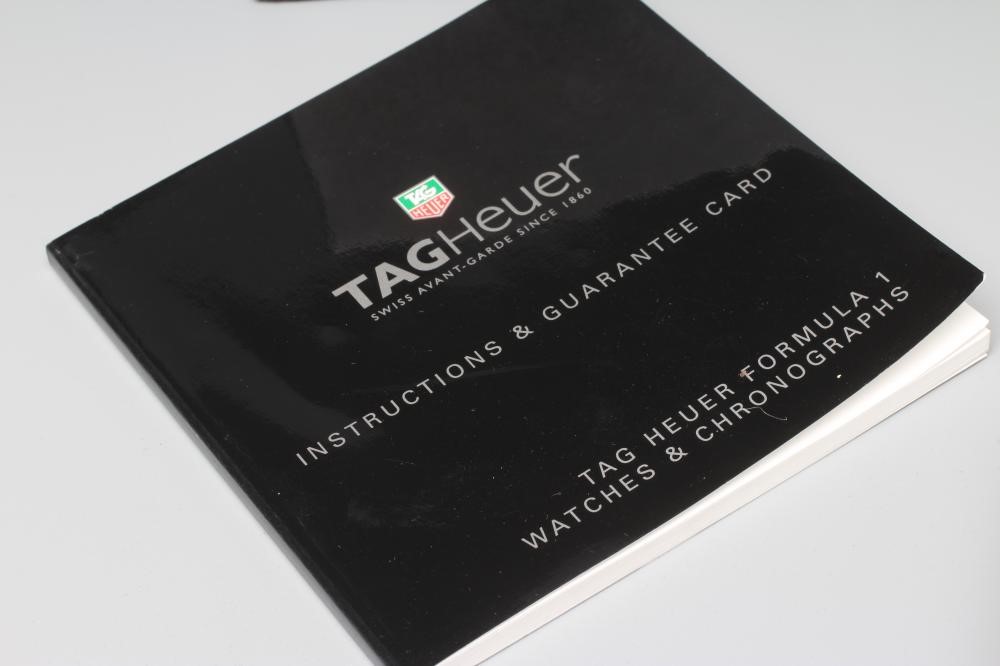 A GENTLEMAN'S TAG HEUER FORMULA 1 WRISTWATCH Image