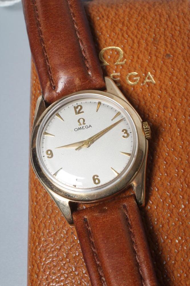 A GENTLEMAN'S 9CT GOLD OMEGA WRISTWATCH Image