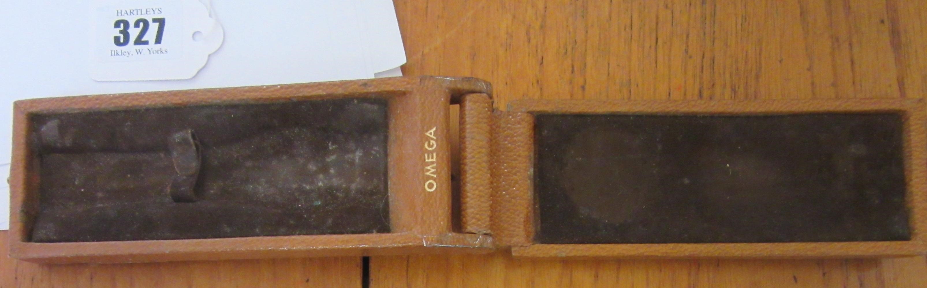 A GENTLEMAN'S 9CT GOLD OMEGA WRISTWATCH Image
