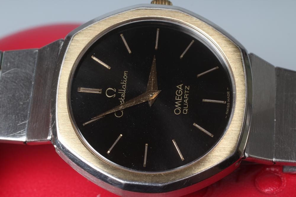 A GENTLEMAN'S OMEGA CONSTELLATION WRISTWATCH Image