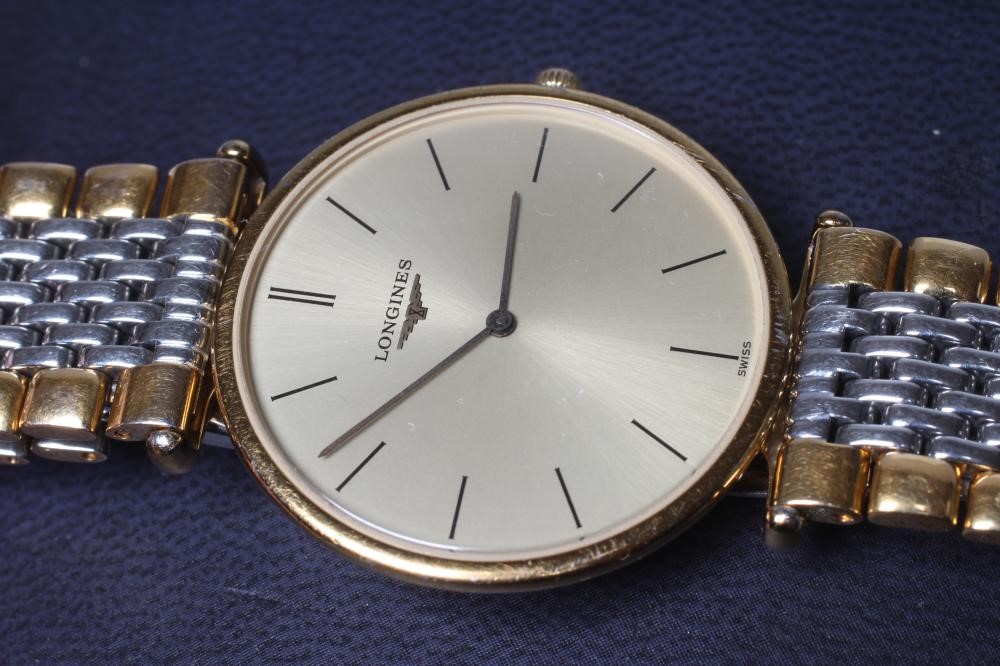 A GENTLEMAN'S LONGINES LA GRANDE CLASSIQUE WRISTWATCH Image