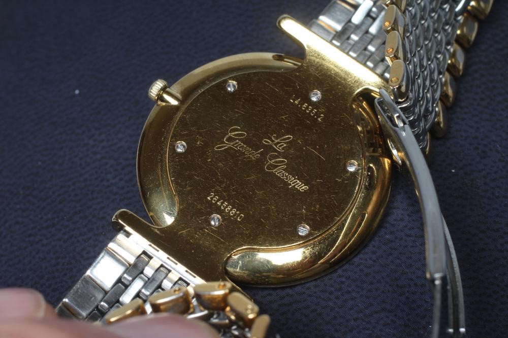 A GENTLEMAN'S LONGINES LA GRANDE CLASSIQUE WRISTWATCH Image