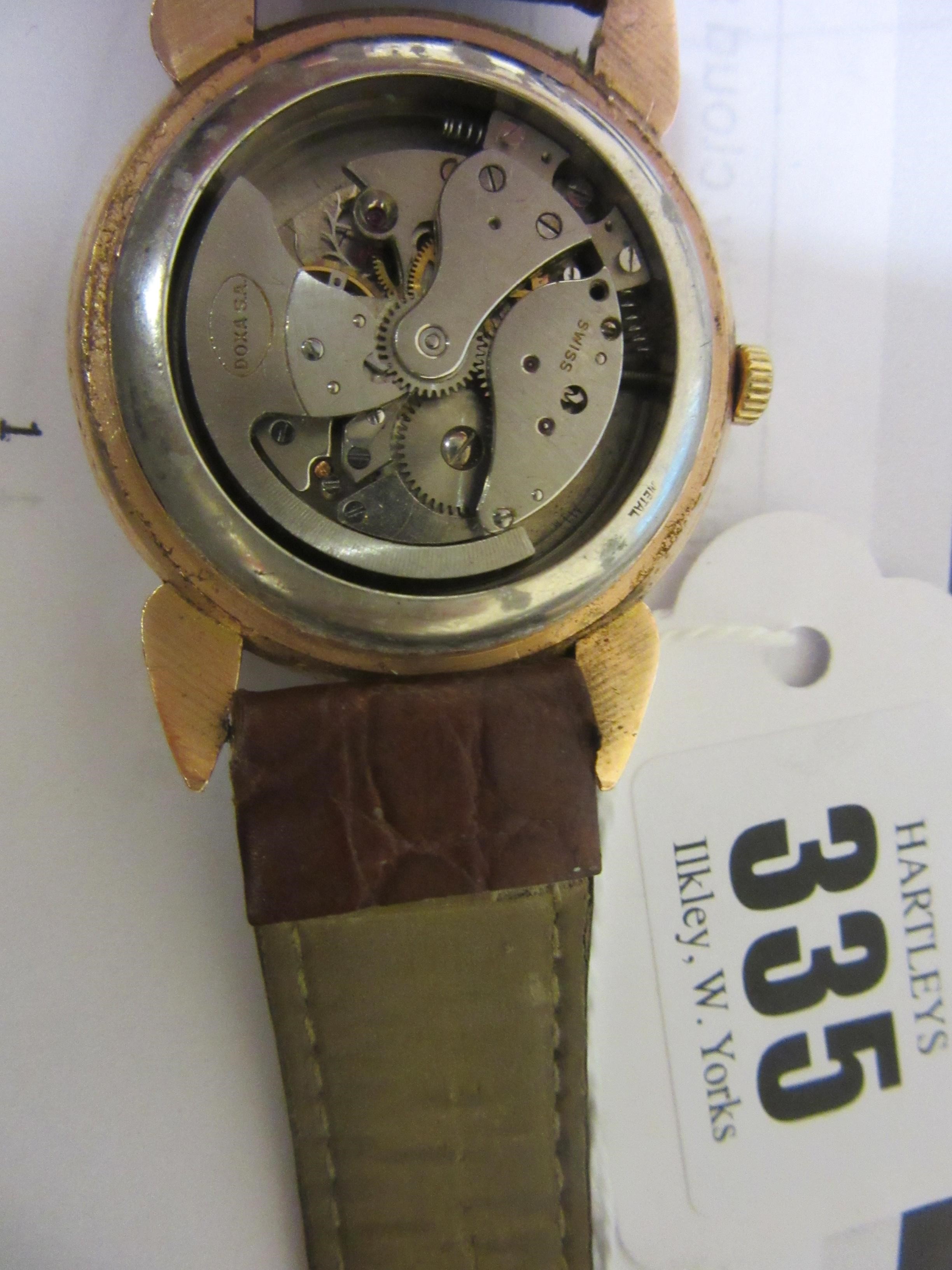 A GENTLEMAN'S 14CT GOLD DOXA AUTOMATIC WRISTWATCH Image