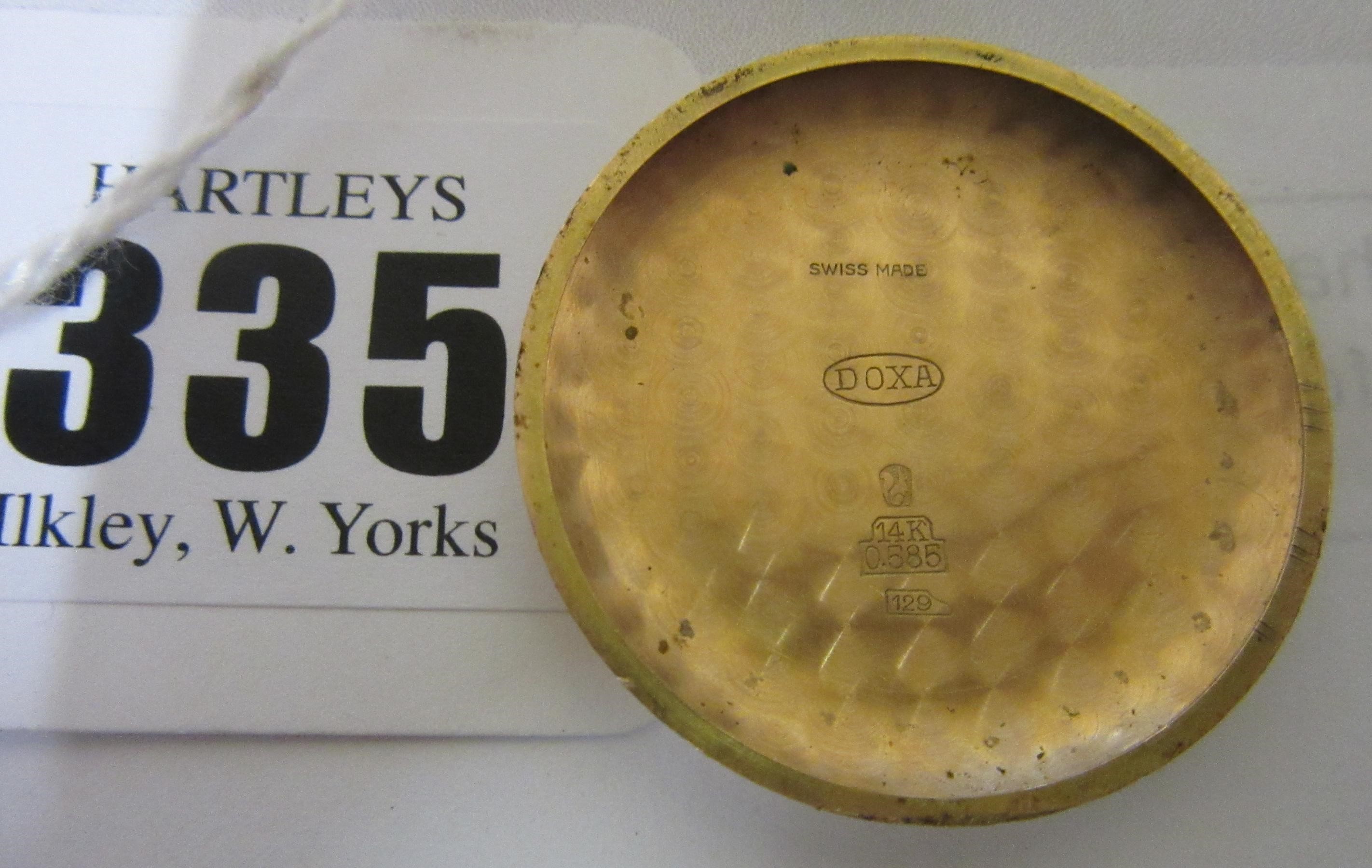 A GENTLEMAN'S 14CT GOLD DOXA AUTOMATIC WRISTWATCH Image