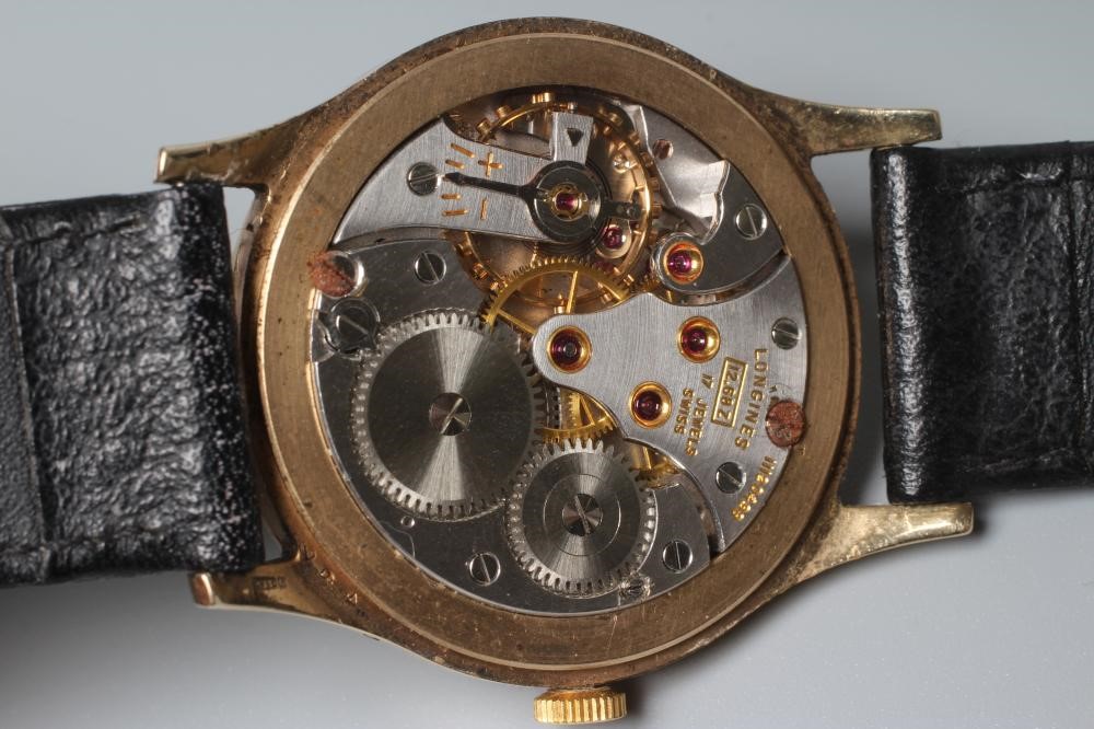 A GENTLEMAN'S 9CT GOLD LONGINES WRISTWATCH Image
