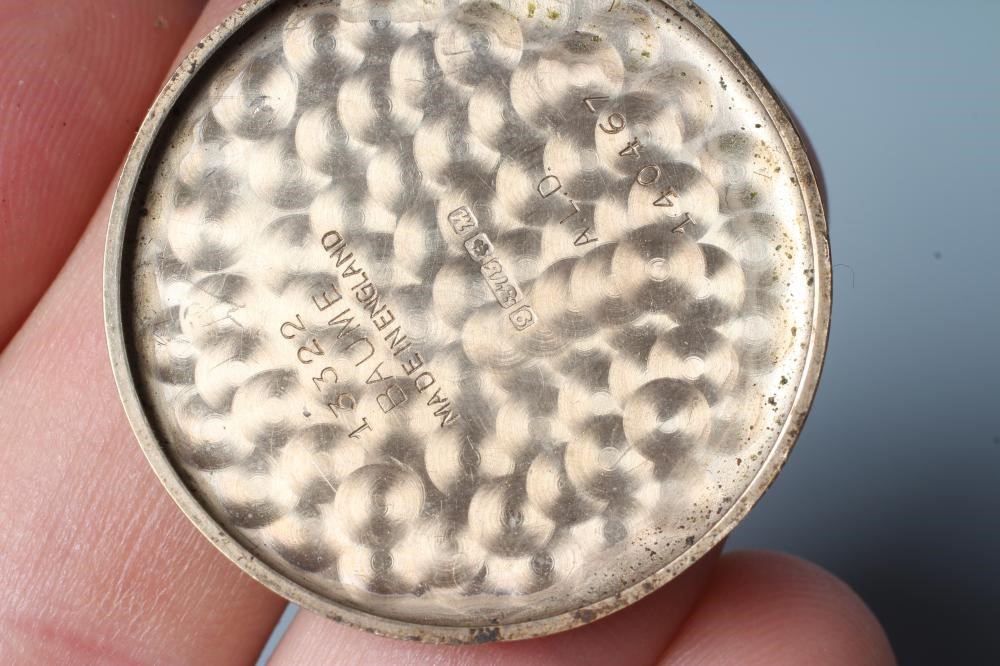A GENTLEMAN'S 9CT GOLD LONGINES WRISTWATCH Image