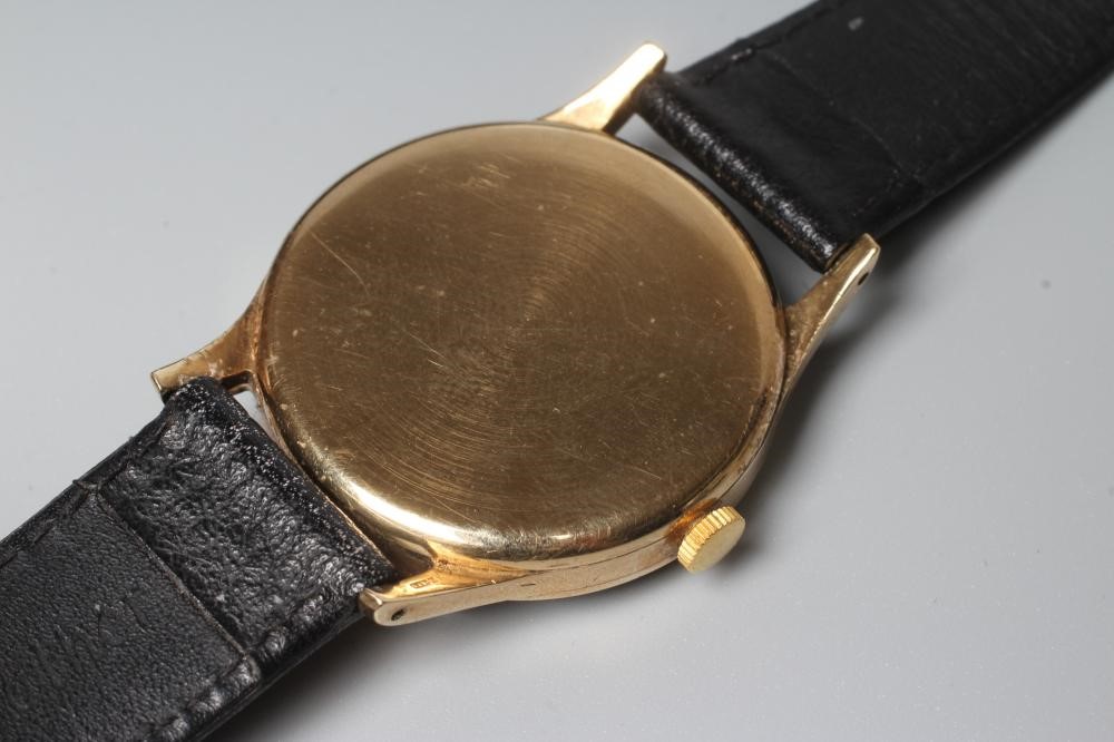 A GENTLEMAN'S 9CT GOLD LONGINES WRISTWATCH Image
