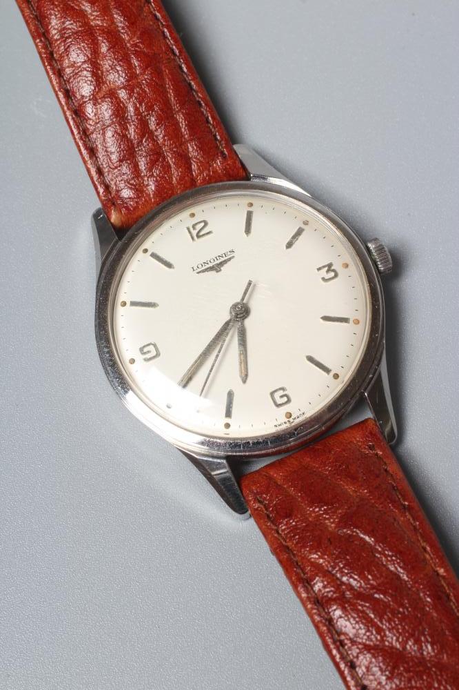 A GENTLEMANS LONGINES WRISTWATCH Image
