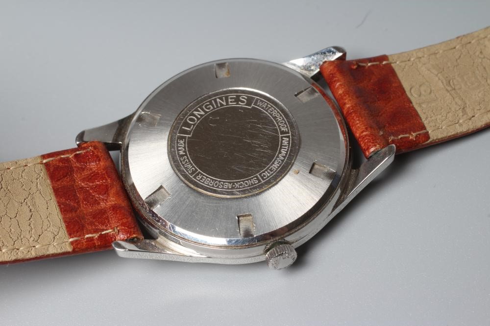 A GENTLEMANS LONGINES WRISTWATCH Image