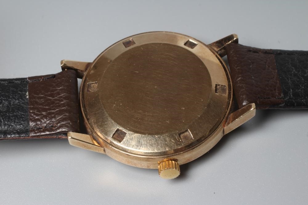 A GENTLEMAN'S 9CT GOLD VERITY AUTOMATIC WRISTWATCH Image