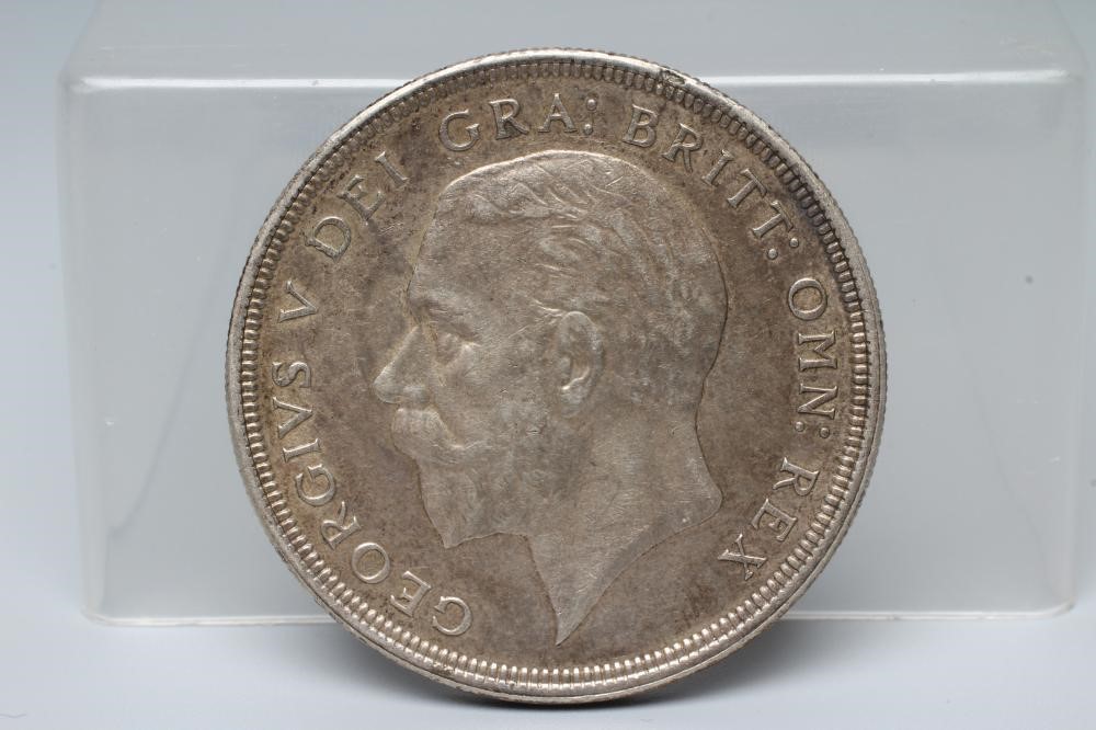 A GEORGE V WREATH CROWN, 1933, 28.2g Image