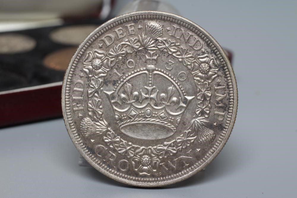 A GEORGE V SPECIMEN COIN SET, 1930, comprising 9 coins and including a wreath crown, boxed Image