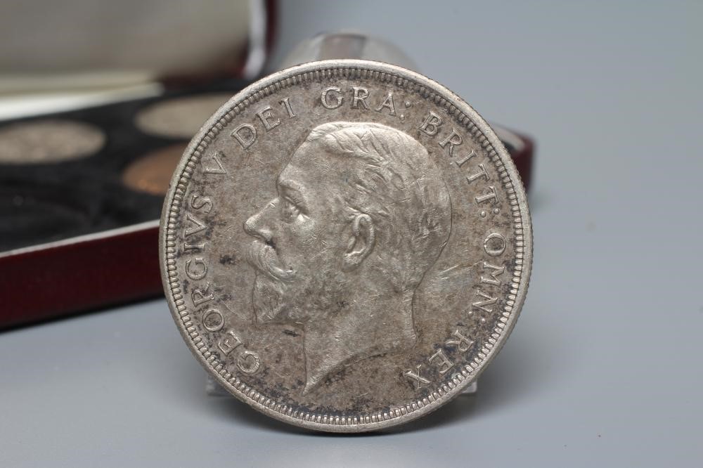 A GEORGE V SPECIMEN COIN SET, 1930, comprising 9 coins and including a wreath crown, boxed Image