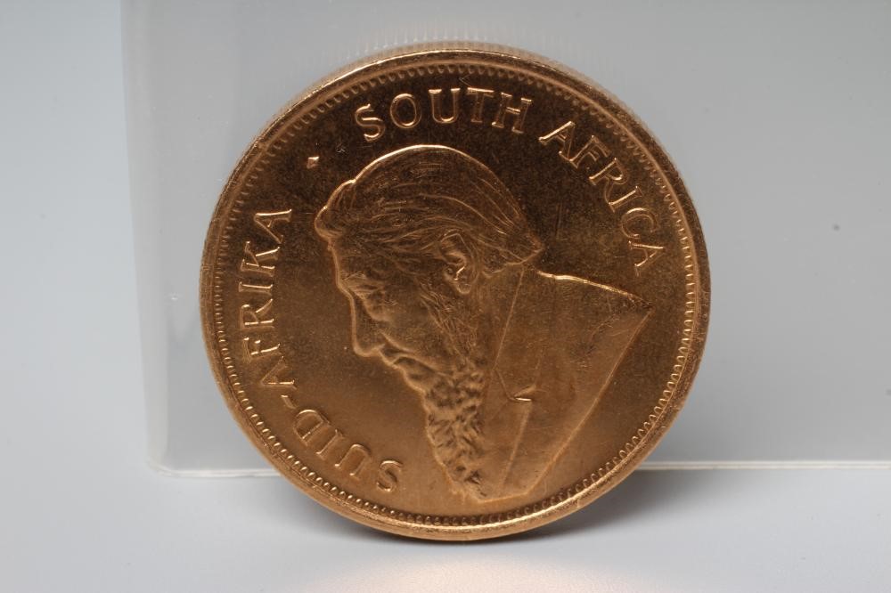 A GOLD KRUGERRAND, 1975, 1oz Fine Gold, 33.9g Image