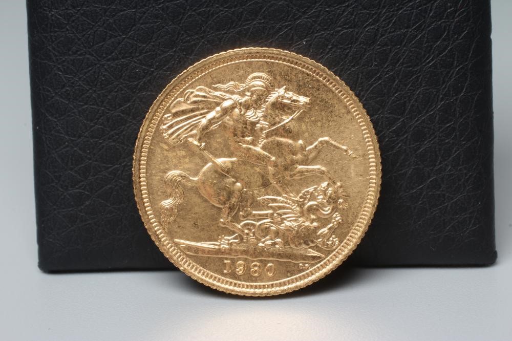 AN ELIZABETH II SOVEREIGN, 1980, 8g Image