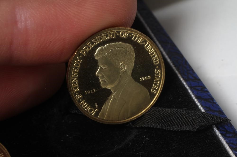 A SET OF THREE 18CT GOLD PRESIDENT KENNEDY MEMORIAL MEDALS comprising A1172 (weighing 8.2g) Image