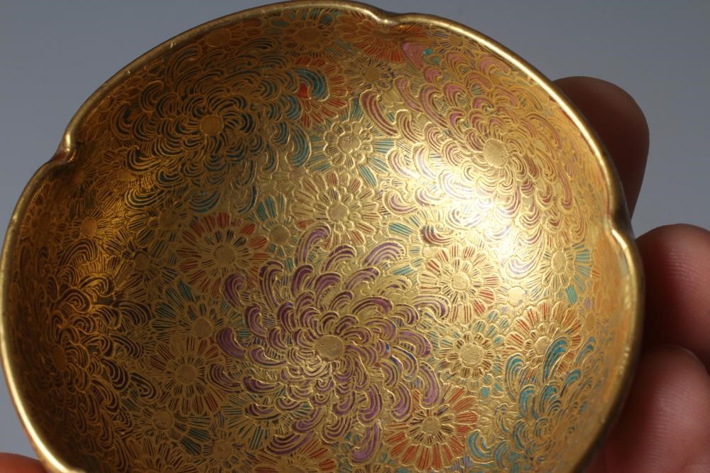 A SATSUMA EARTHENWARE SMALL BOWL Image