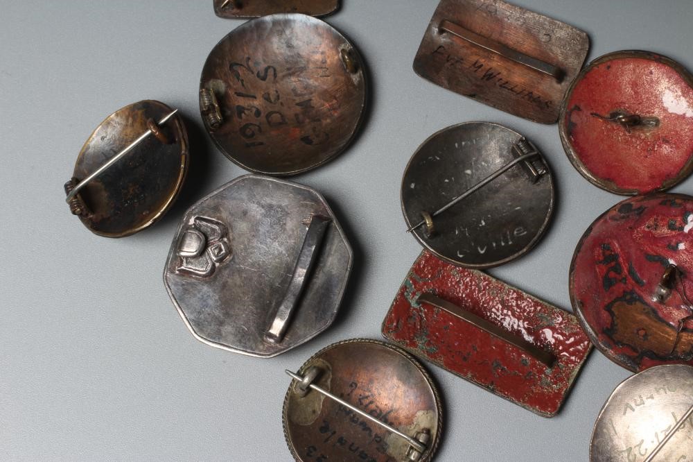 TEN BOURNVILLE SCHOOL OF ART AND DESIGN METAL BROOCHES Image