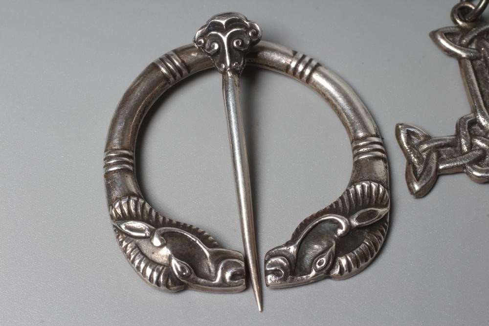OF SCOTTISH INTEREST - A silver Iona Celtic Art plaid pin with animal head terminals Image