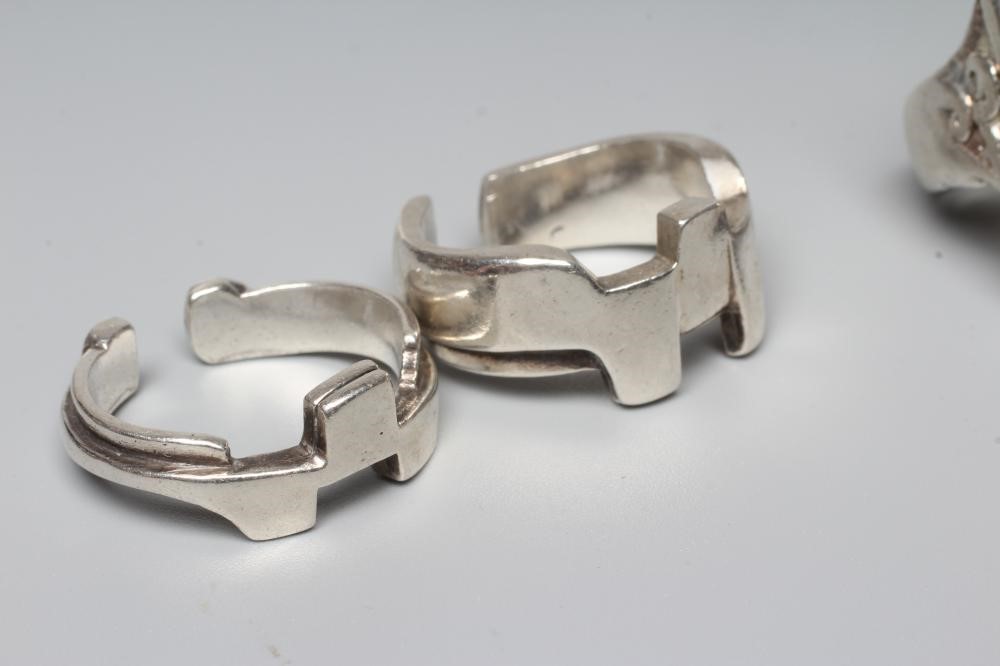 A SILVER BRUTALIST RING BY SHIRLEY FROST Image