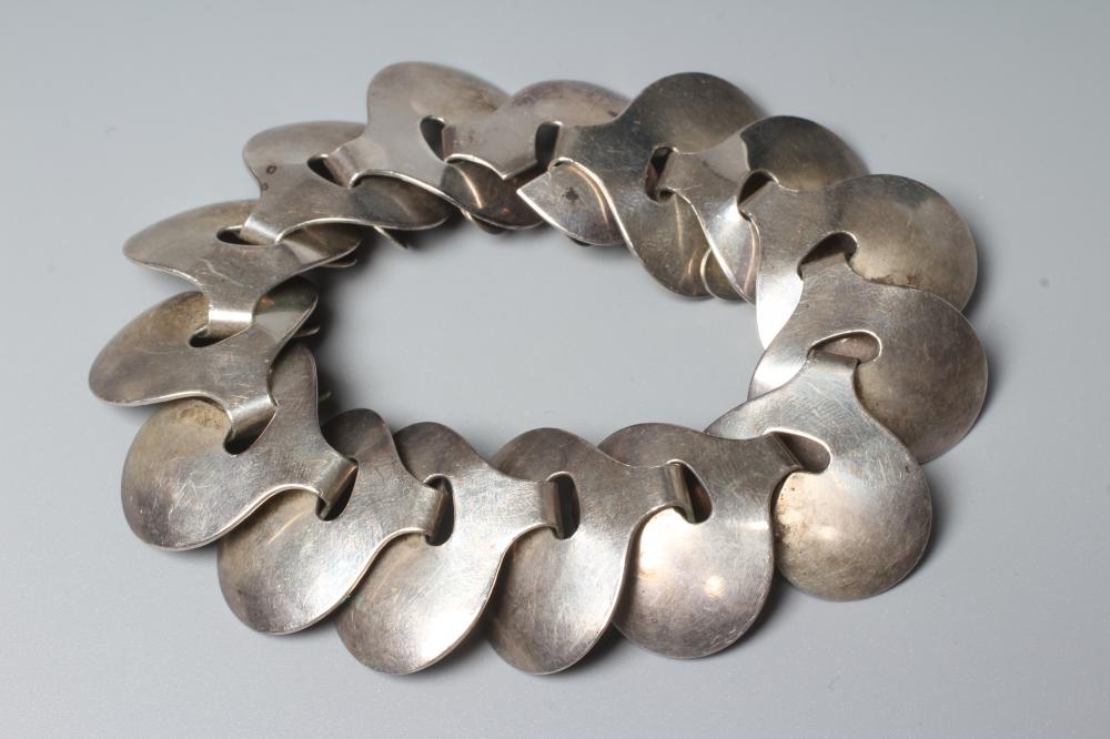 A GEORG JENSEN SILVER MODERNIST BRACELET designed by Ibe Dahlquist, stamped 925 S 166 Image