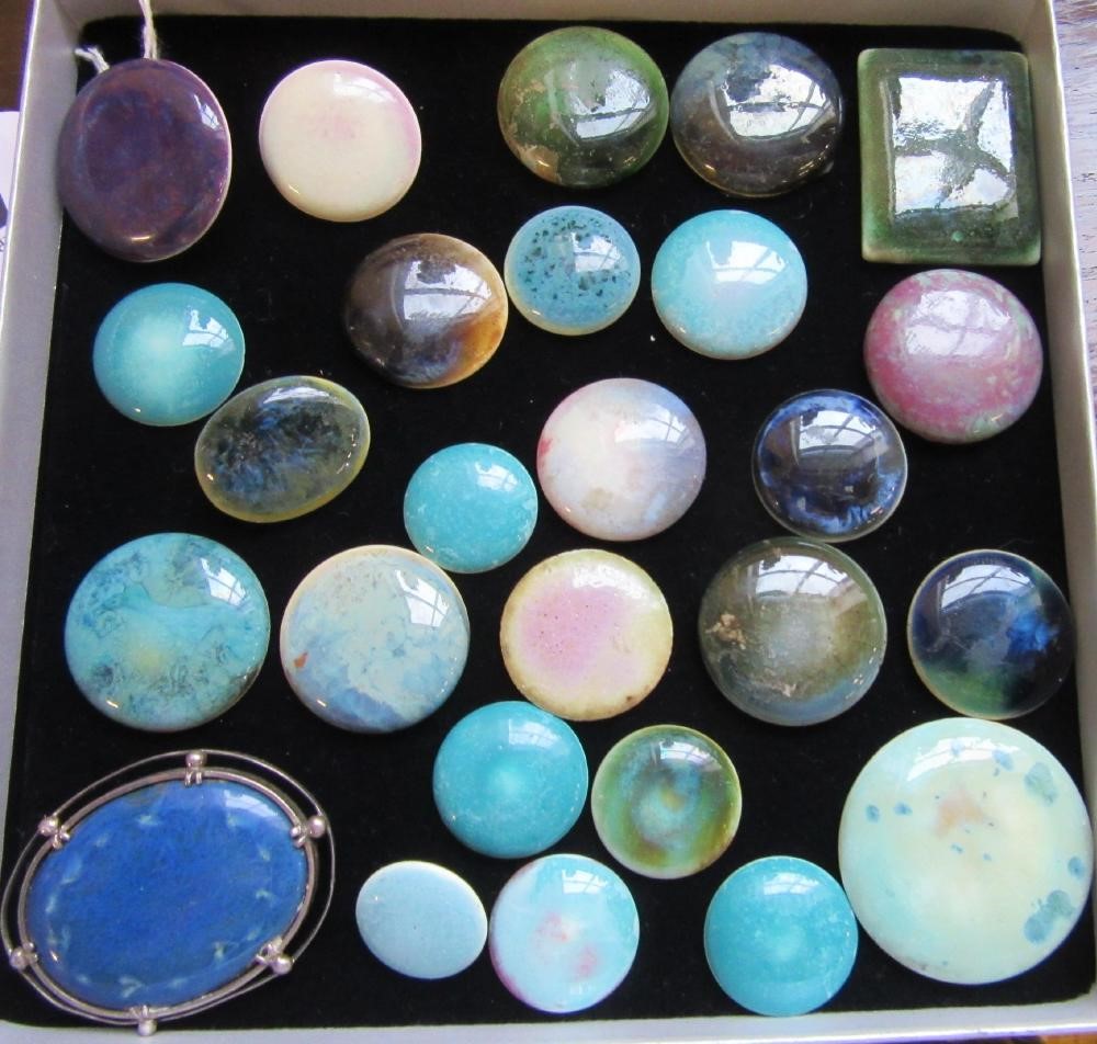 FOUR RUSKIN POTTERY BUTTONS Image