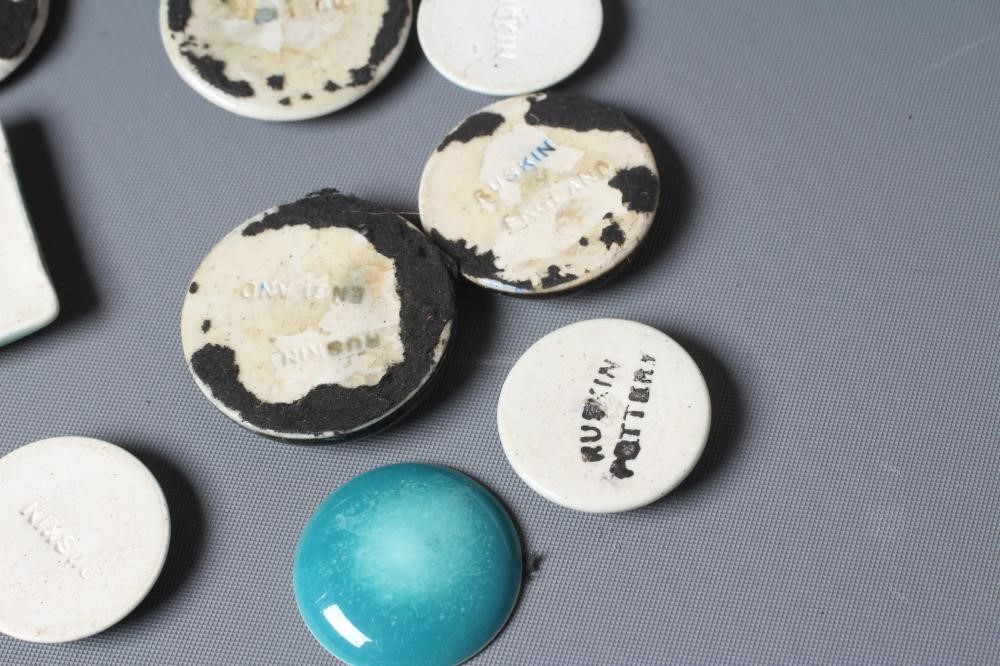 FOUR RUSKIN POTTERY BUTTONS Image