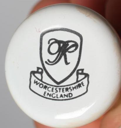 A WORCESTER KINGSLEY ENAMEL SALT AND PEPPERETTE Image