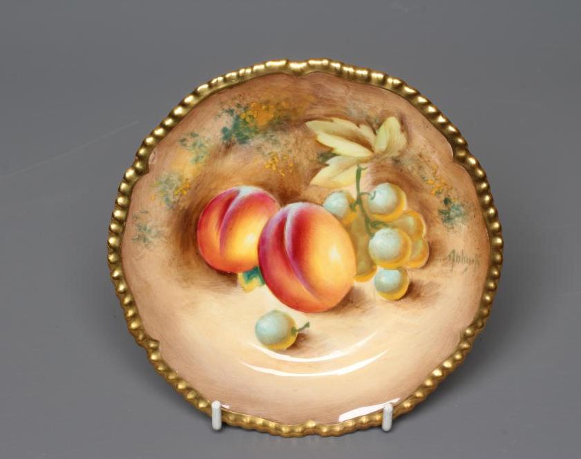 A ROYAL WORCESTER CABINET TEA PLATE Image