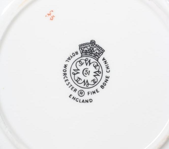 A ROYAL WORCESTER CABINET TEA PLATE Image