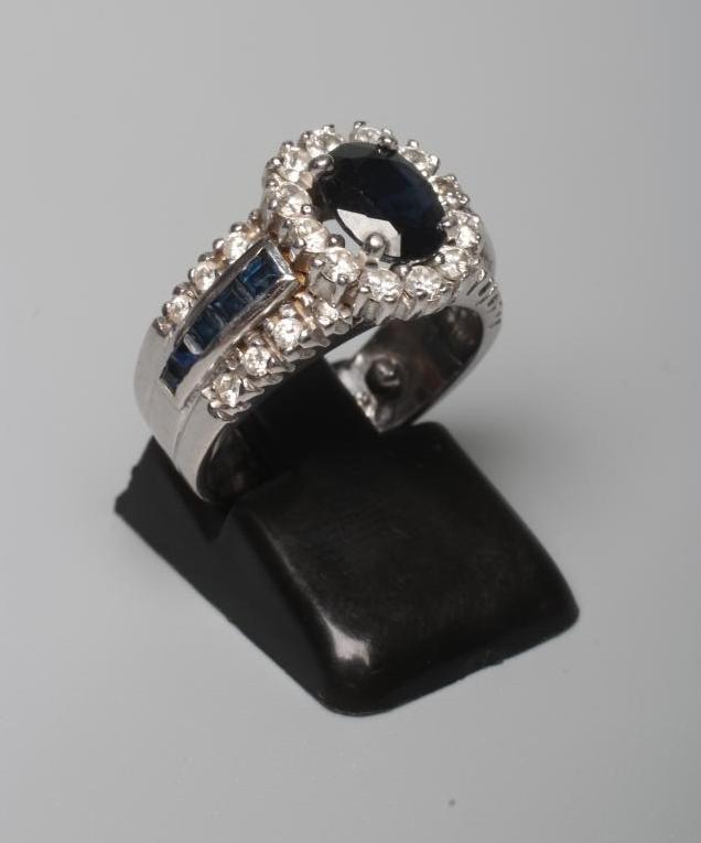 A SAPPHIRE AND DIAMOND DRESS RING Image