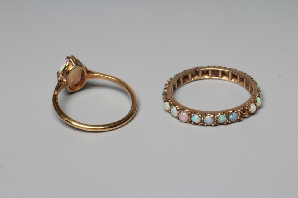 A SOLITAIRE OPAL RING Image