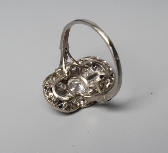 AN ART DECO DIAMOND PLAQUE RING Image