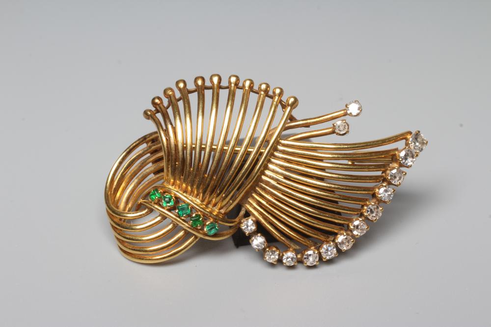 A MID CENTURY STYLISED SPRAY BROOCH claw set with fifteen small brilliant cut diamonds and five Image