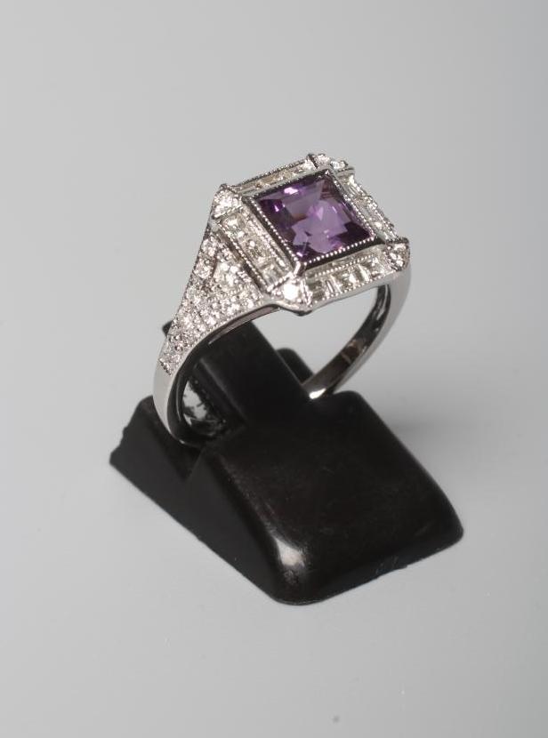 AN ART DECO STYLE AMETHYST AND DIAMOND PLAQUE RING Image