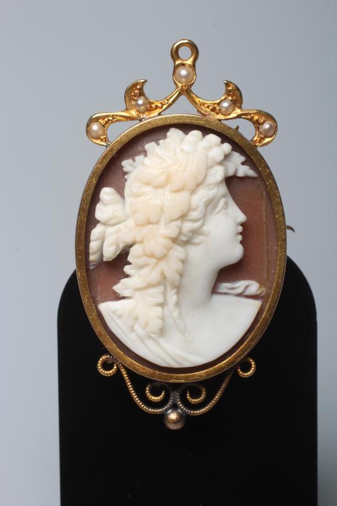 A VICTORIAN SHELL CAMEO carved with the head and shoulders portrait of a young maiden Image