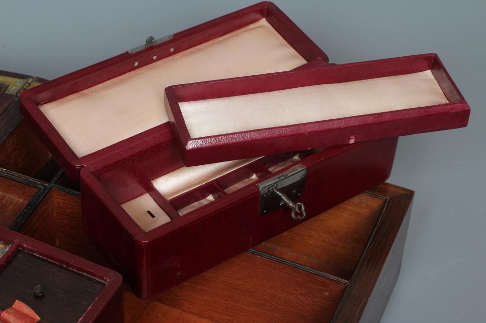 A 19TH CENTURY ROSEWOOD WRITING/VANITY BOX Image