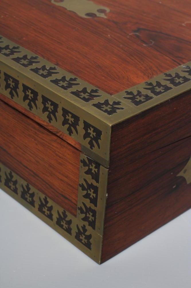 A 19TH CENTURY ROSEWOOD WRITING BOX Image