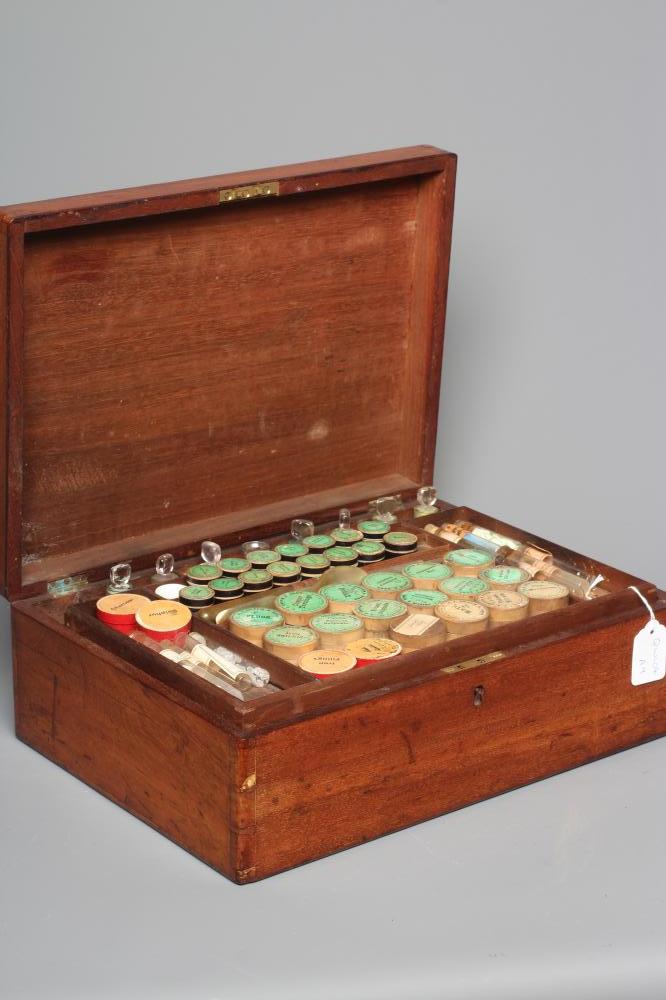 AN APOTHECARY SET BY J J GRIFFIN AND SONS Image
