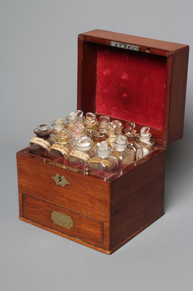 A 19TH CENTURY MAHOGANY APOTHECARY TRAVELLING SET Image