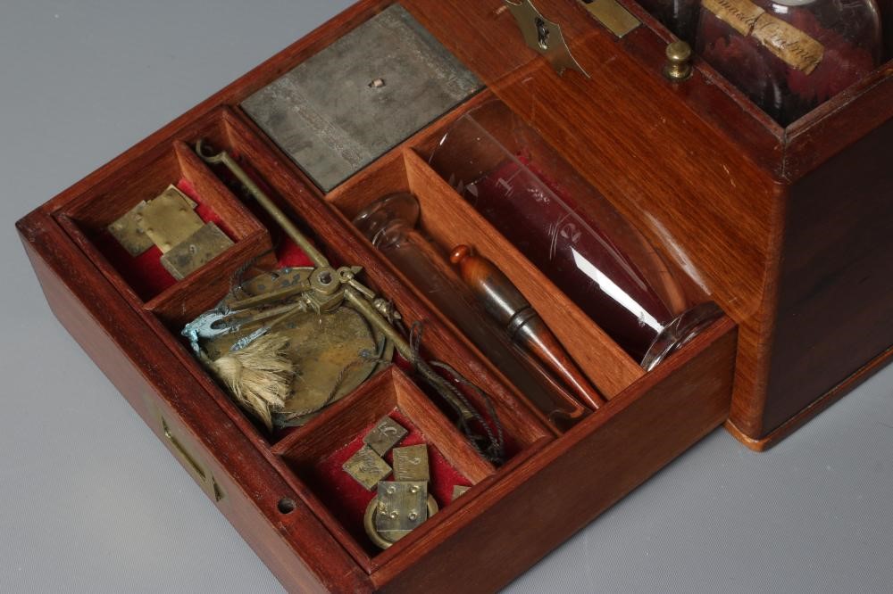 A 19TH CENTURY MAHOGANY APOTHECARY TRAVELLING SET Image