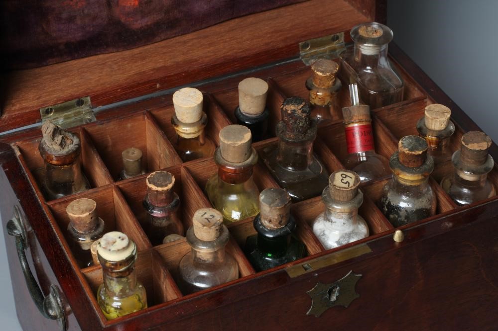 A 19TH CENTURY MAHOGANY APOTHECARY CHEST Image