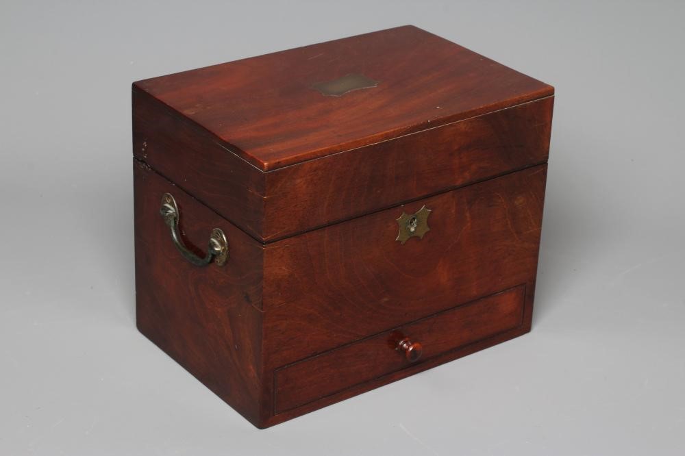 A 19TH CENTURY MAHOGANY APOTHECARY CHEST Image