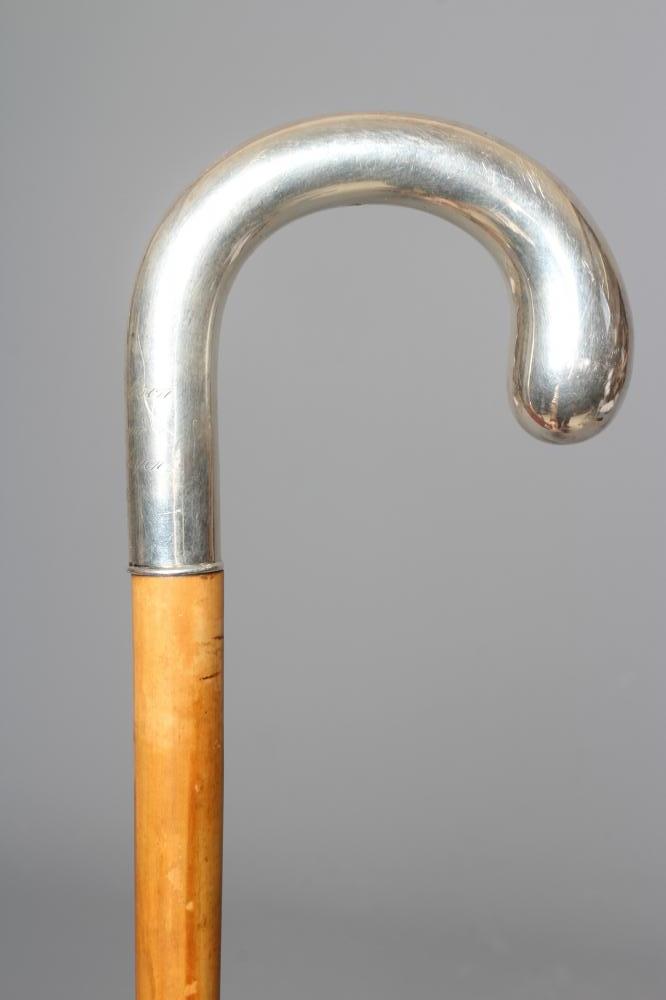 A 20TH CENTURY SWEDISH SILVER CROOK HANDLE WALKING STICK Image