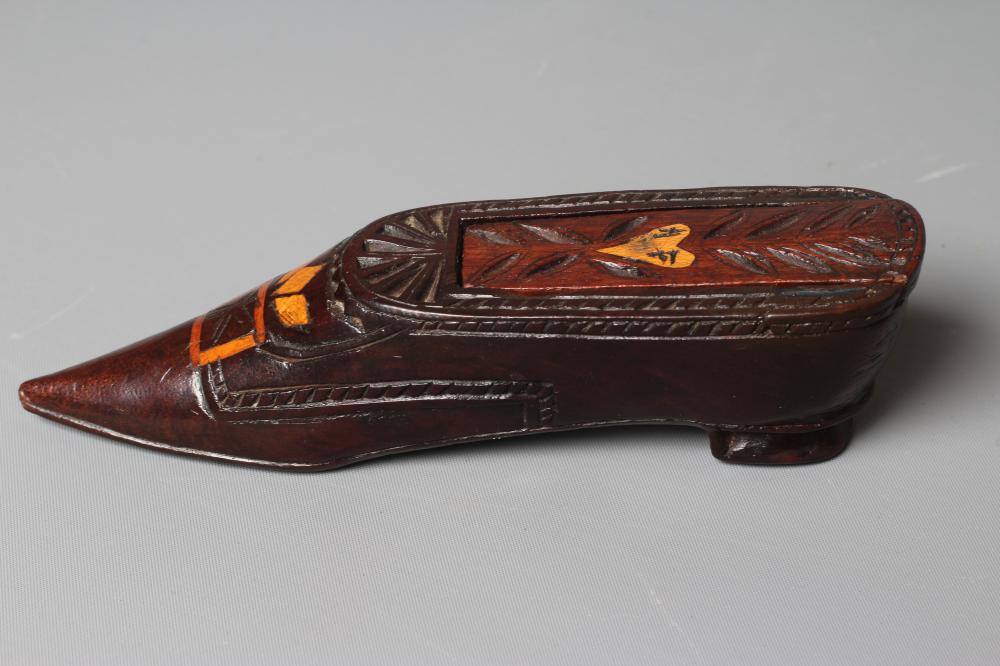 AN EARLY 19TH CENTURY PRISONER OF WAR TREEN SHOE Image