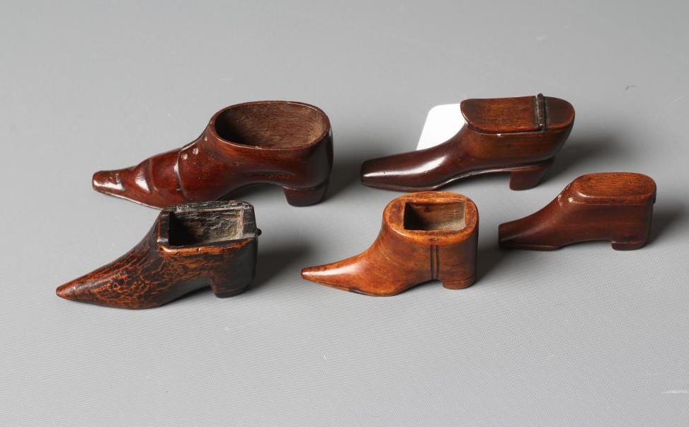 A 19TH CENTURY MAHOGANY SHOE SNUFF BOX with a hinged cover, 3 1/4" long, together with another treen Image