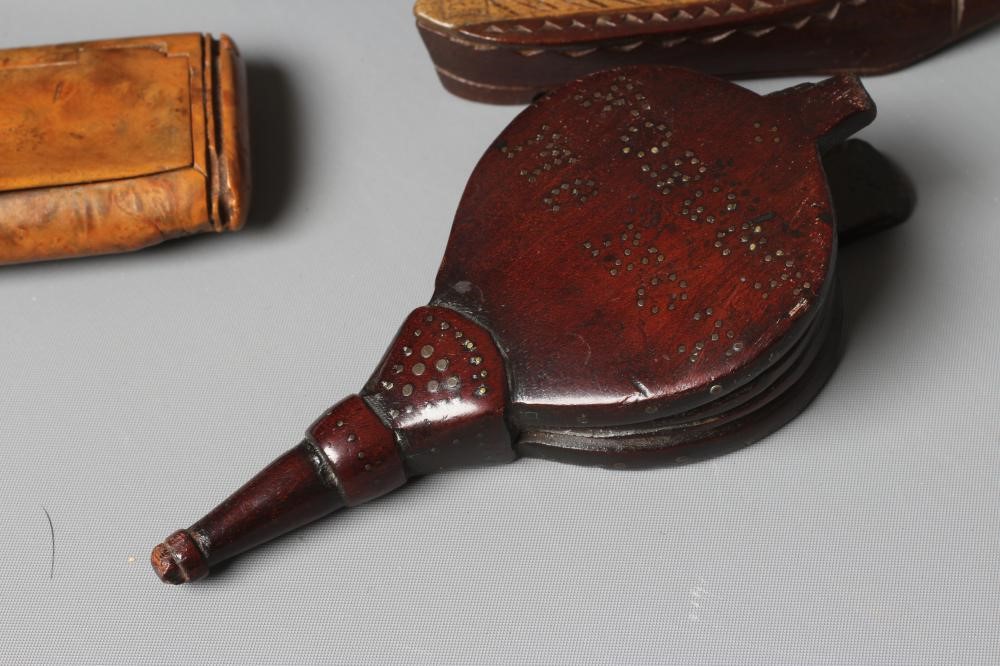 SEVEN 19TH CENTURY MINIATURE TREEN SNUFF BOXES Image