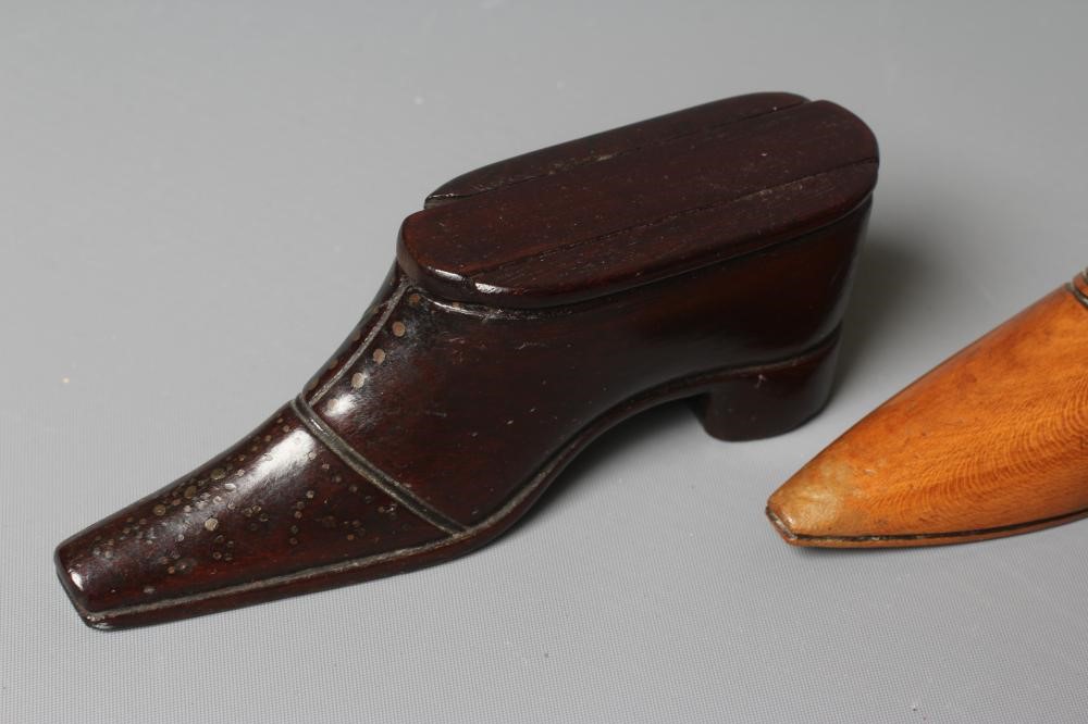 A 19TH CENTURY BOXWOOD SNUFF BOX MODELLED AS A SHOE Image